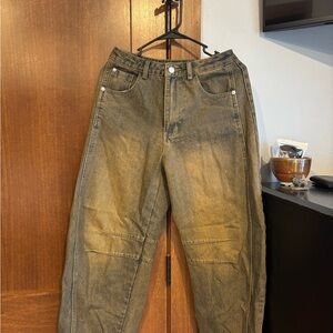 Vintage Style Distressed Jeans